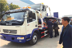 云浮汽车道路救援拖车价格